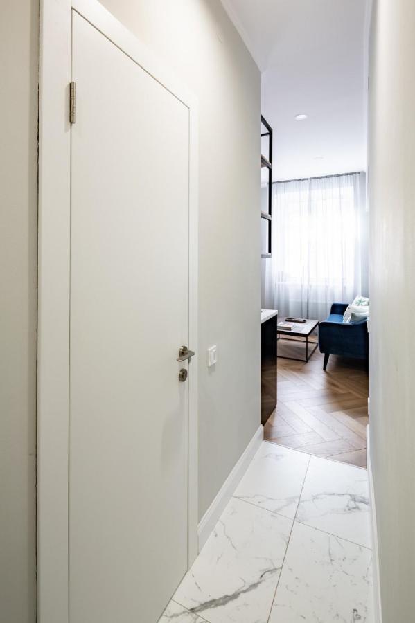Братів Рогатинців 9/1 Lviv Exterior photo