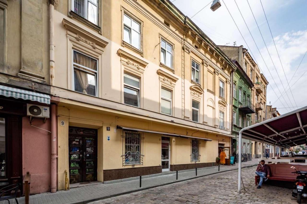 Братів Рогатинців 9/1 Lviv Exterior photo